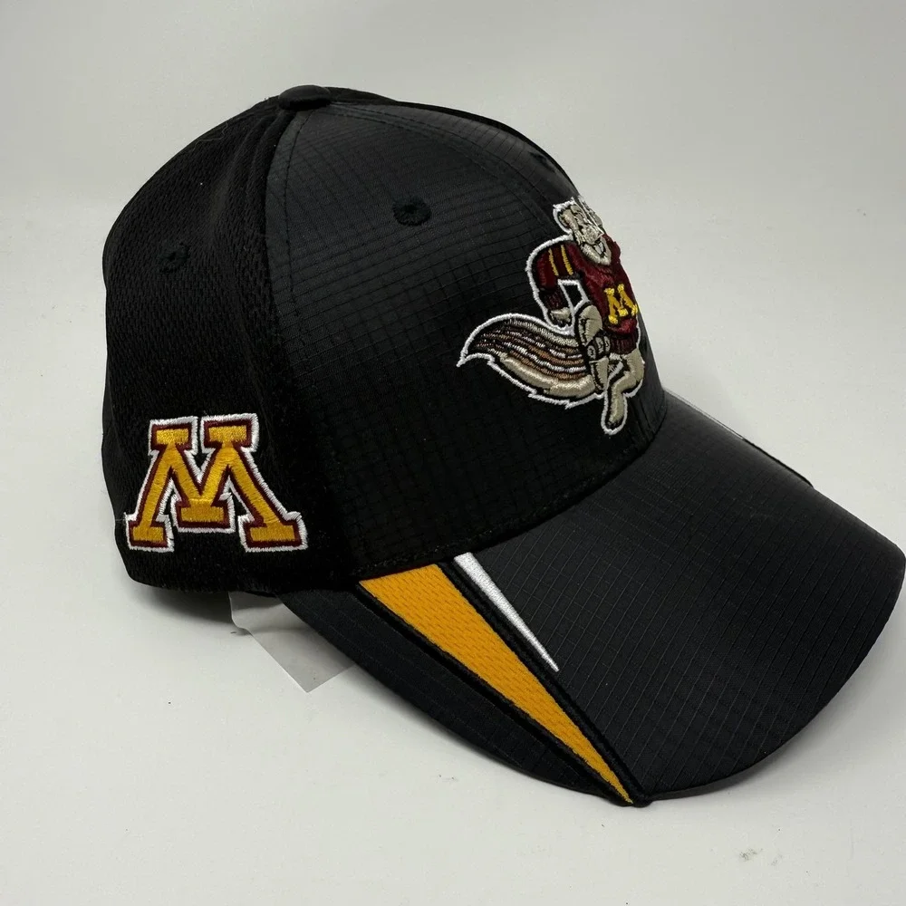 Minnesota Golden Gophers Hat‎ Cap Strap Back Mens One Size Black NCAA Football